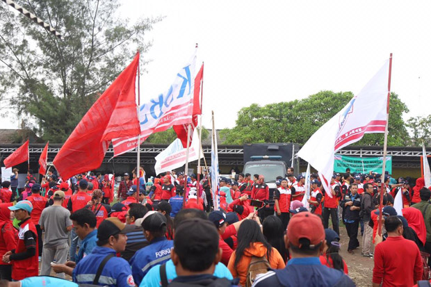 Buruh Jakut Pusatkan...