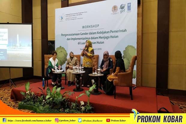 Bupati Kobar Terima...
