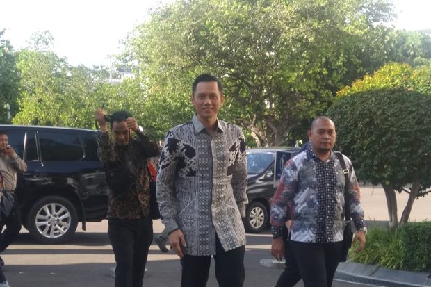 AHY dan Jokowi Bertemu...