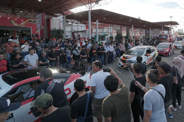 Aksi Pembalap 3 Generasi...