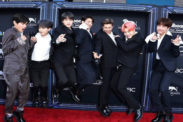 BTS Menangkan Top Social...
