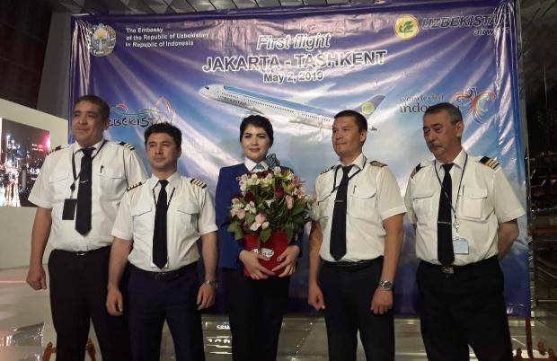 Uzbekistan Airways Resmi...