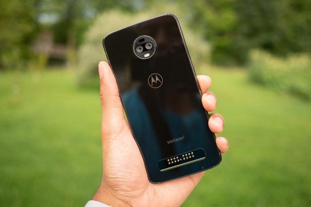 Moto Z4 Force Adalah...