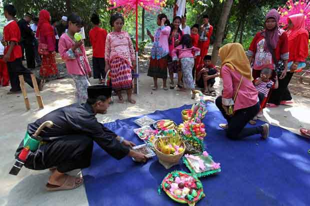 Nyorog sebagai Ajang...
