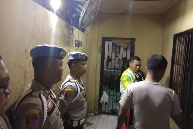 Jebol Ventilasi, Puluhan...