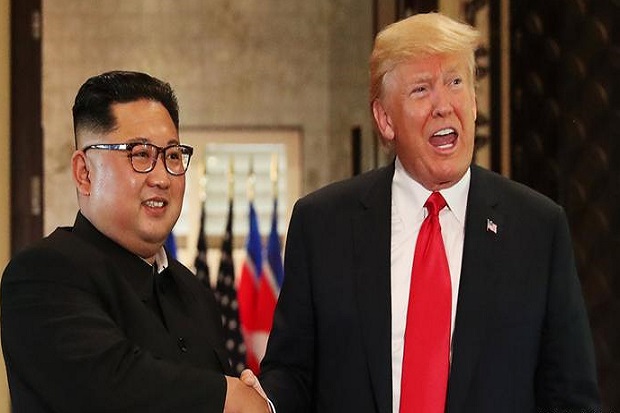 Kim Jong-un Tembakkan...
