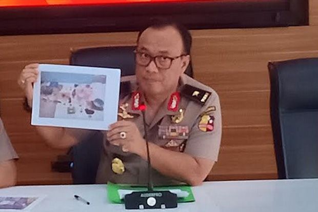 Densus Temukan 2 Bom...