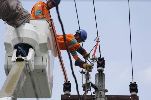 PLN Jaga Pasokan Listrik...