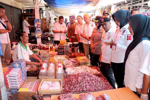 Sekda Muba Sidak Pasar...