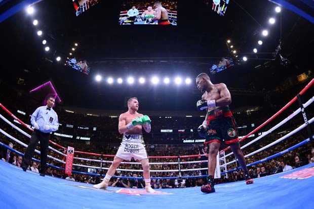 Canelo Bidik Gelar Sergey...
