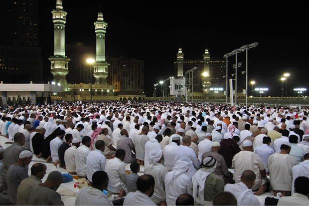 Apakah Rasulullah Salat...