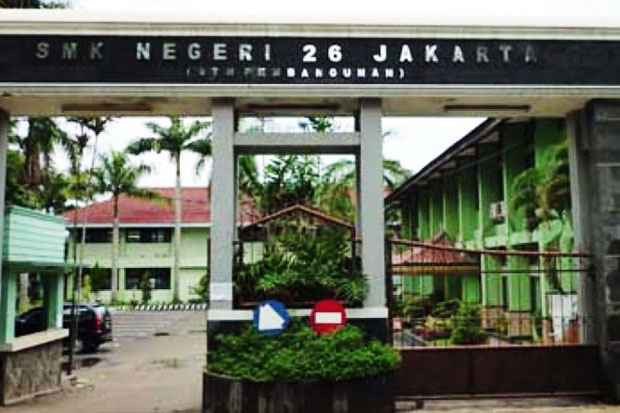 Pertengahan Mei, Dinas...