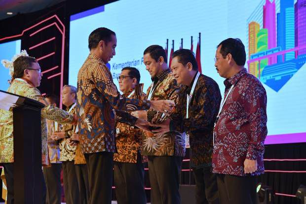 Kota Denpasar Raih Terbaik...
