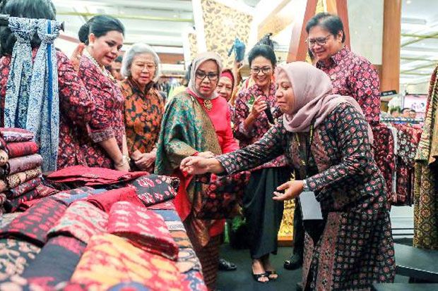 Pengusaha Batik Binaan...