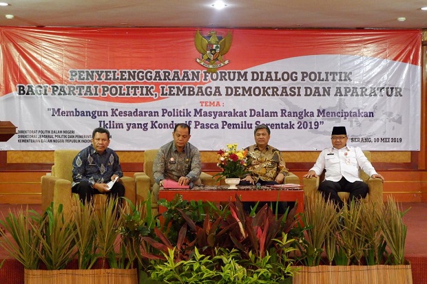 Kemendagri: Pengisian...