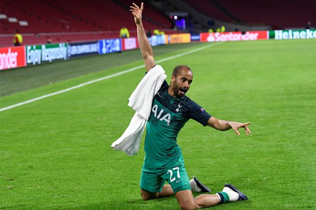 Jadi Pahlawan Tottenham,...