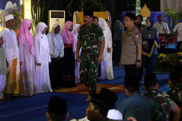 Panglima TNI Mengajak...