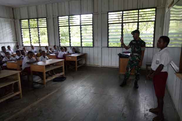 Minim Guru, Yonif 755/Kostrad...