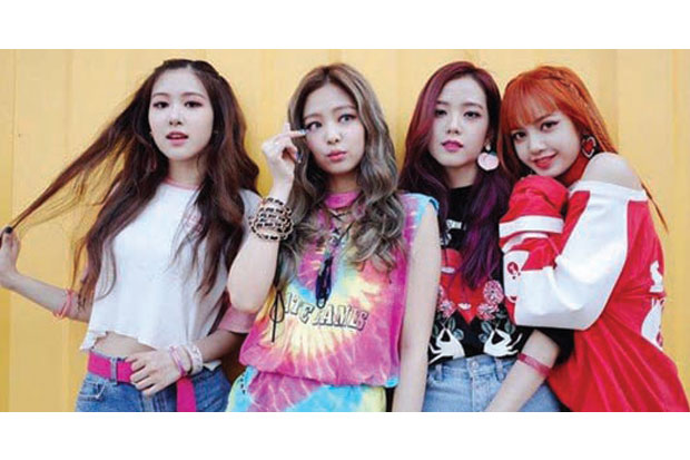 BLACKPINK Raih 800 Juta...