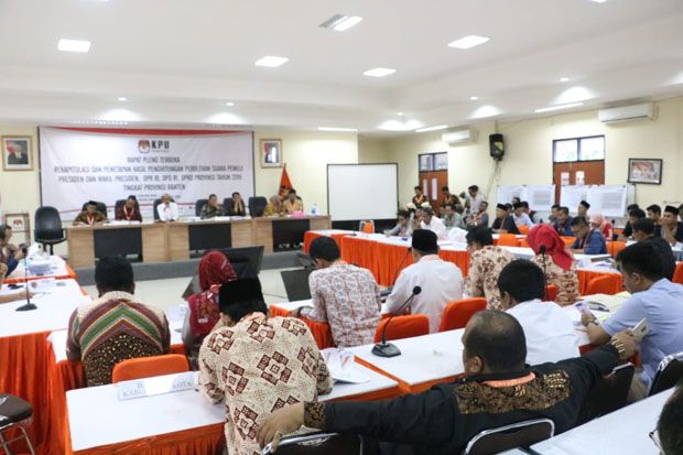 Jokowi-Amin Hanya Unggul...
