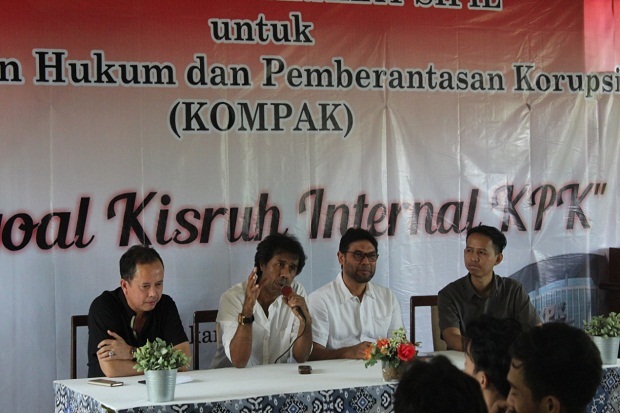 Soal Kisruh Internal,...