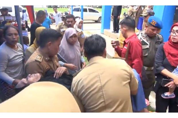 Berebut Sembako Ramadhan,...