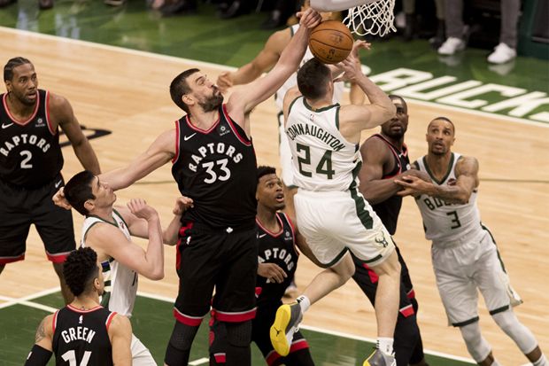 Bucks Tekuk Raptors...