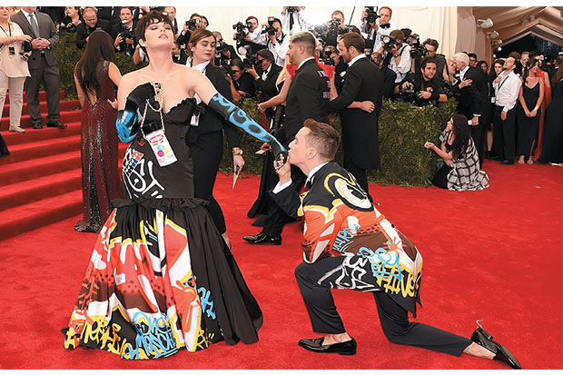 Jeremy Scott, Desainer...
