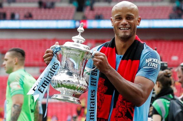 Vincent Kompany Resmi...