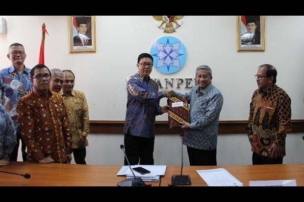 M Nuh Resmi Jabat Ketua...