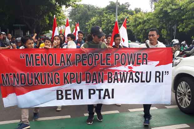 Massa Mulai Datang,...