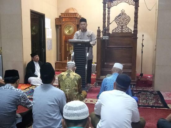Imam Masjid Al Abrar...