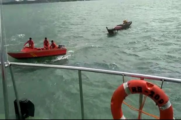 4 Pemancing yang Terombang-ambing...