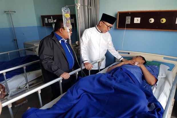 Zulkifli Hasan Jenguk...