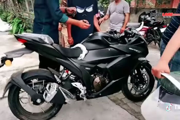 Tantang Honda CBR250RR,...