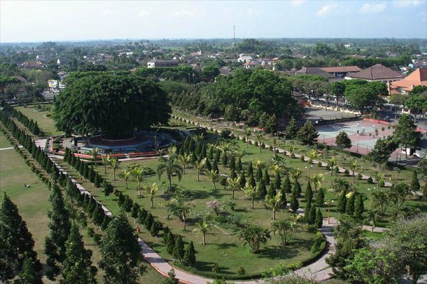 Ngabuburit Seru di Alun-Alun...