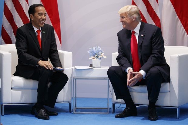 Lewat Surat, Trump Ucapkan...