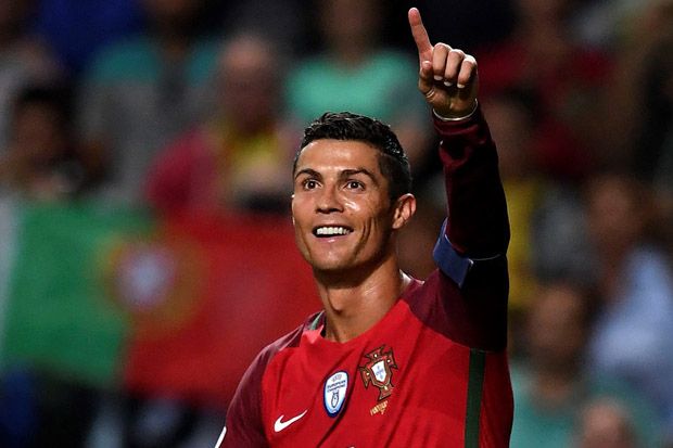Ronaldo Pimpin Portugal...