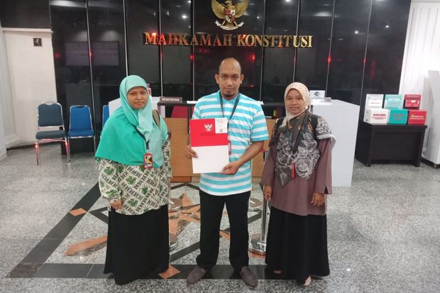 PKS Daftar Gugatan Sengketa...