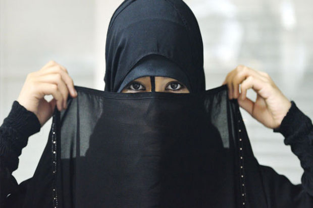 Polisi Amankan Wanita...