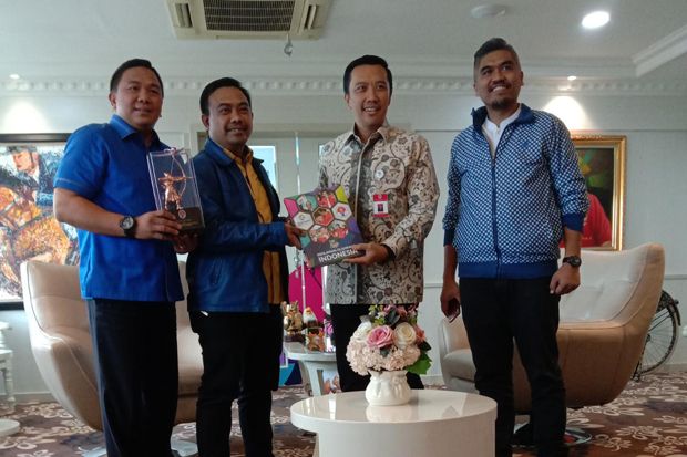 Menpora Minta KNPI Bekali...