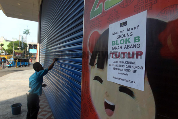Pasar Tanah Abang Tutup,...