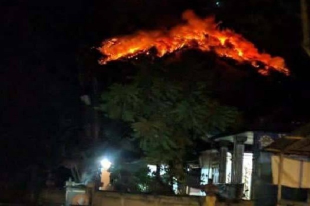 Gunung Agung Erupsi,...
