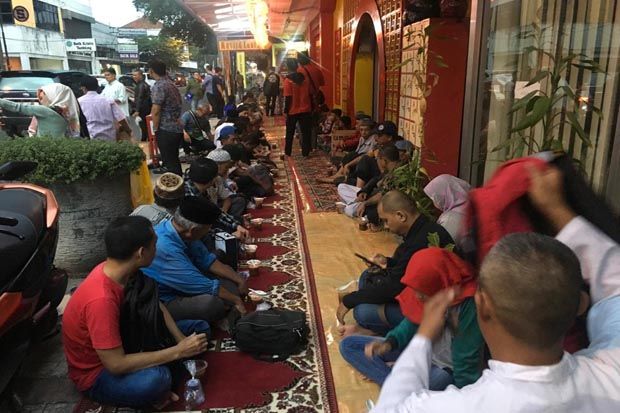 Beri Kepedulian dan...