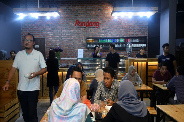 Aparat Malaysia Menyamar...