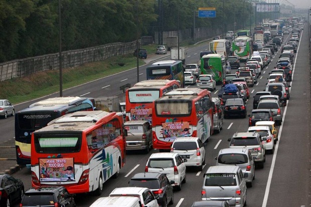 Hari Pertama Beroperasi,...