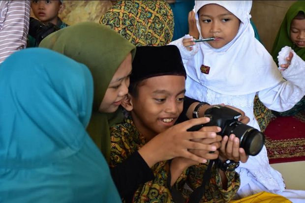 Stikom Media Kenalkan...