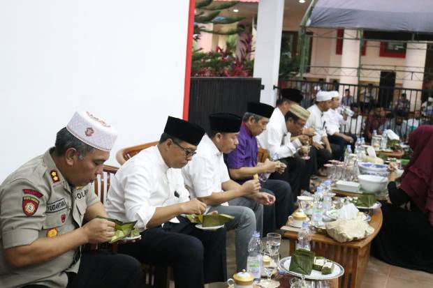 Bupati Pasangkayu Buka...