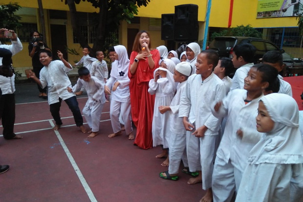 PWI Jaya Beri Santunan...