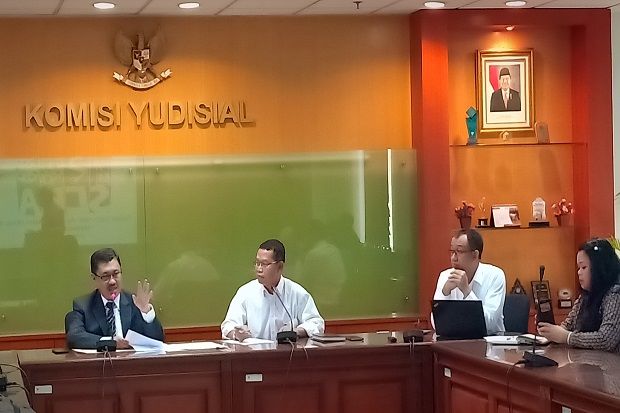 KY Buka Penerimaan 11...